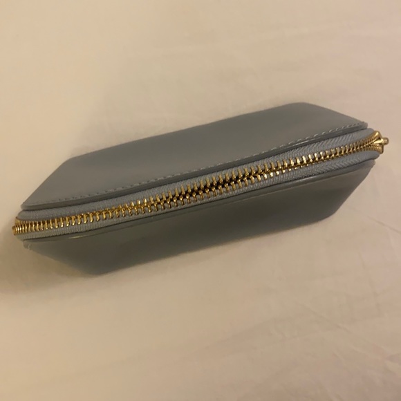 Tory Burch small makeup bag. - Picture 4 of 6